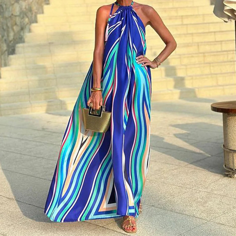 Celeste | Elegant halter maxi dress with wavy print