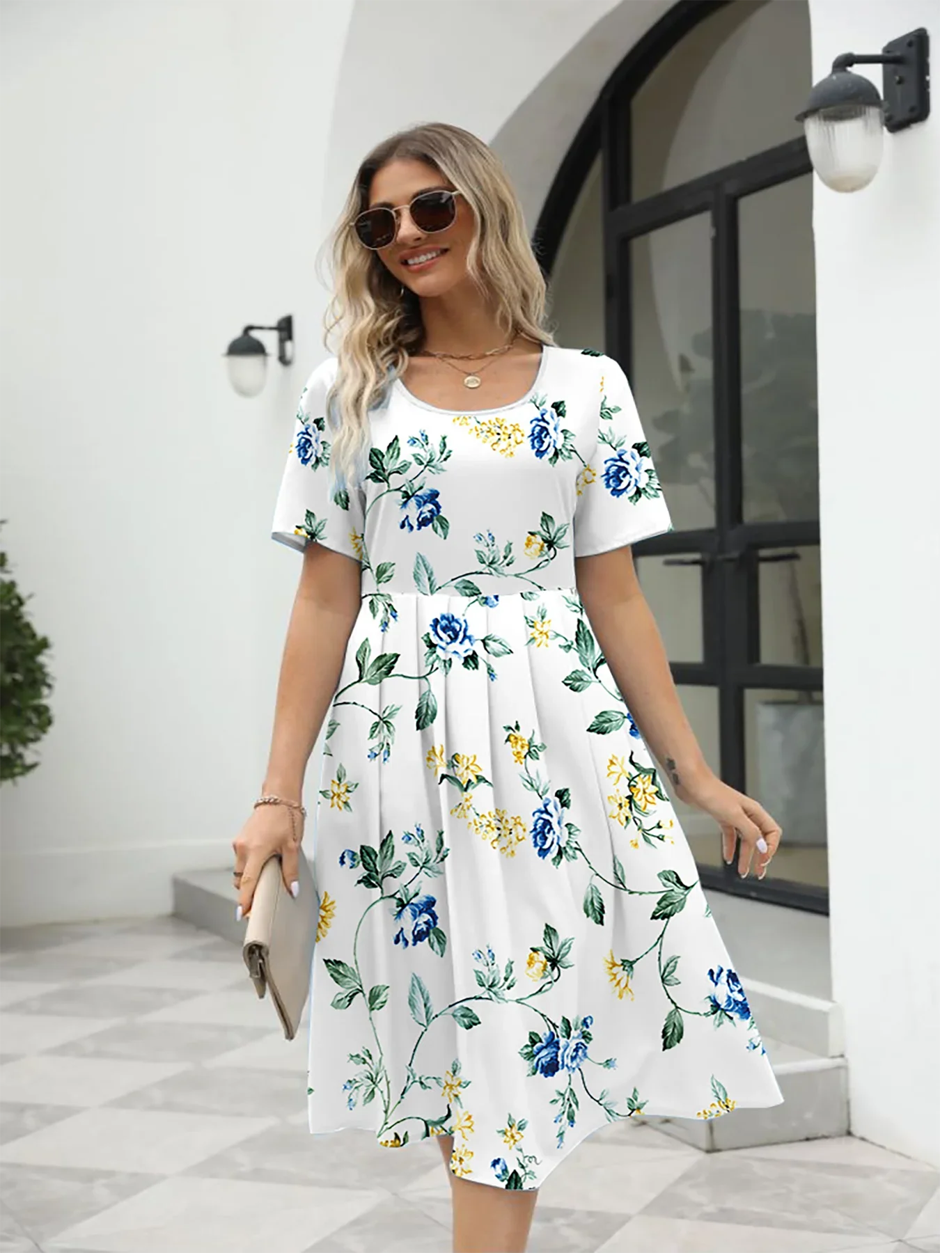 Georgina | Elegant midi dress with floral print