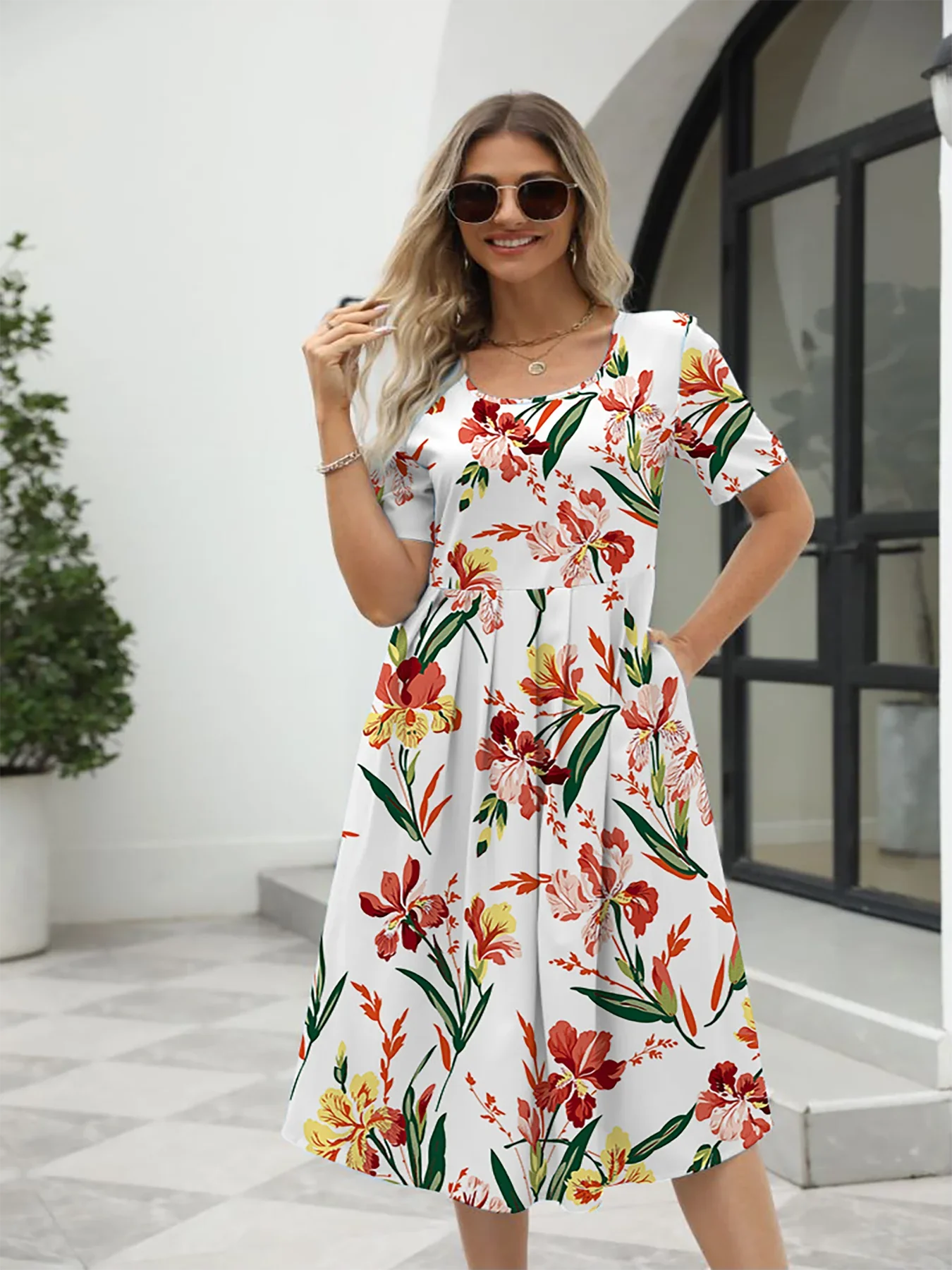 Georgina | Elegant midi dress with floral print